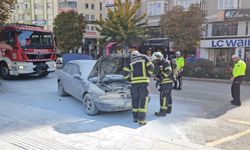 Çorum’da seyir halindeki otomobil alev aldı