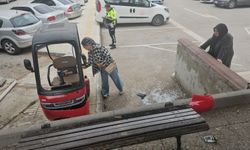 Elektrikli motosikletle yüksekten düşen kadın yaralandı