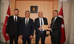 CHP'de yeni merkez ilçe başkanı mazbatasını aldı