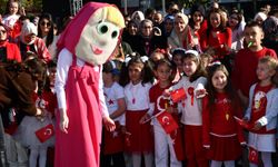 Minik çocuklar Cumhuriyet coşkusunu meydanlara taşıdı