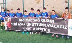 Armutcu’ya  pankartlı vefa