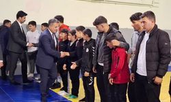 Genç sporculara moral  ve malzeme desteği