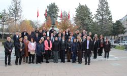 CHP’den Başöğretmen’e saygı