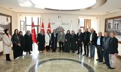 Vali Çalgan, Hilal Apartmanı sakinleriyle bir araya geldi