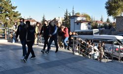 Öğretmen olacaktı, çete lideri oldu