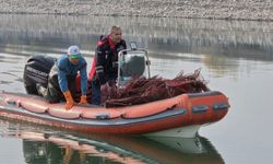 Çorum Barajı’nda 900 metrelik  kaçak kerevit ağı ele geçirildi