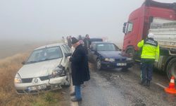 Sisin neden olduğu zincirleme trafik kazasında 6 kişi yaralandı