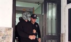 Kasadan para çalan hırsızlar kameraya yakalandı