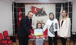 Atatürk ve Cumhuriyeti resmedip ödül kazandılar