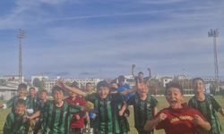 Mimar Sinan'ın minikleri Kemer'de yenilgisiz