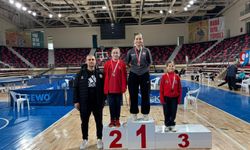 Raketler Atatürk'ü andı