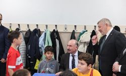 Protokolden Şenay Aybüke Yalçın Ortaokulu’na ziyaret