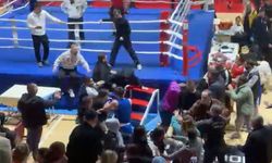 Boks turnuvasında kavga ring dışına  taştı, yumruklar havada uçuştu