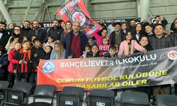 Bahçelievler öğrencilerinden Çorum FK’ya tribün desteği