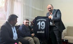 Özel bireylere forma hediyesi