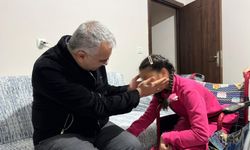 Ahlatcı, özel gereksinimli  bireyi sevindirdi