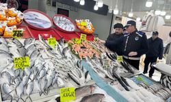 Balık tezgâhlarına zabıtalardan sıkı denetim