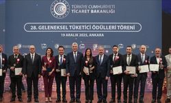 Elif Akkaya Kuter, Ticaret Bakanı’nın elinden ödül aldı