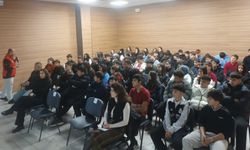 Kargı'da lise öğrencilerine terörle mücadele konferansı verildi