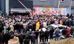 İşyeri açılışı izdiham yarattı