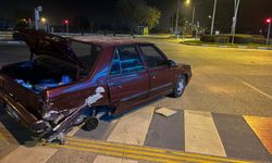 Kırmızı ışık ihlali yapan sürücü kazaya neden oldu! Arkasına bakmadan kaçtı