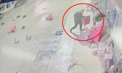 Çorum'da akılalmaz olay: Eline ne geçtiyse yola fırlattı