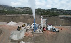 O belediye kendi ürettiği asfaltı kullanıyor