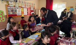 AK Gençlik’ten köy okuluna anlamlı ziyaret