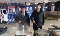 Çorum'da sıfır derecede vatandaşlara sıcak süt dağıtıldı