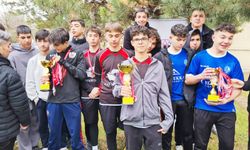 Alacalı oryantiringciler  takım halinde zirvede