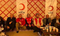 Genç Kızılay Genel Başkanı  İlhan gönüllülerle buluştu