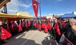 Pazarcı esnafının bayrak duyarlılığı