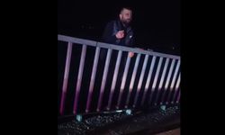 Çorum’da köprüden atlamak isteyen genç...