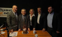 Umut Radyo Stüdyosu’nda bir “doğum günü” kutlaması