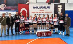Bahçeşehir’in sultanları ve efeleri set vermeden yarı finale adını yazdırdı