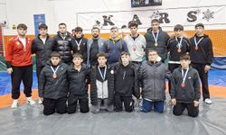 Güreşçiler Kars’ı salladı