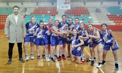 Amasyalı basketbolcular Çorum’da şampiyon oldu