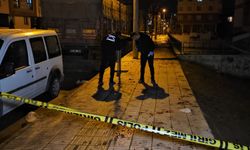 Parkta bıçaklı kavga: 1 yaralı