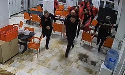 Çorum’da itfaiye ekiplerinin yemeklerini yarıda bırakıp yangına müdahale için koştuğu anlar kameraya yansıdı