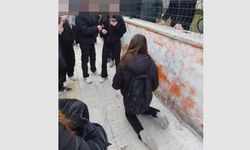 Çorum'da kız çocuğunu diz çöktürüp özür dilettiler! Soruşturma açıldı