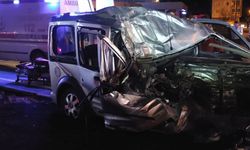 Park halindeki yolcu  otobüsüne çarptı