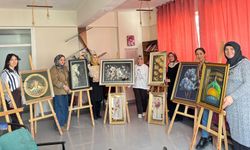 Kadınlar rölyef sanatıyla hem  üretiyor hem sosyalleşiyor