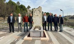 Gazeteciler Cemiyeti yönetimi  Baltacı Mehmet Paşa Anıtı’nda