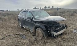 Çorum'da tır ile çarpışan cipteki 4 kişi yaralandı