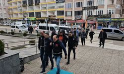 Kendilerini savcı olarak tanıttılar, 139 milyon dolandırdılar