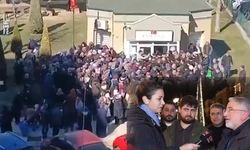 Aşgın'a Şam eleştirisi: "Keşke evine 200 metre uzaklıktaki mağdurları görsen!"