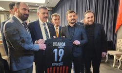 Arıcı’dan Çiftçi’ye Çorum FK forması