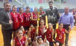 ‘File’de midi kızların şampiyonu ‘Dinamik’