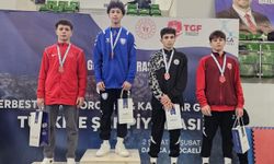 Minderde iki madalya