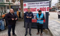 Zekat, fitre ve bağış standına yoğun ilgi